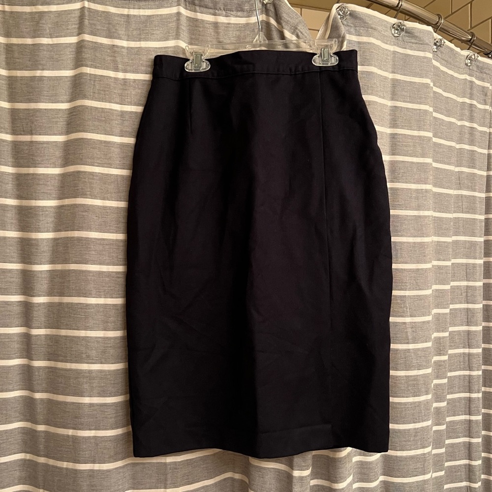 Collections Internationale Women’s Wool Skirt